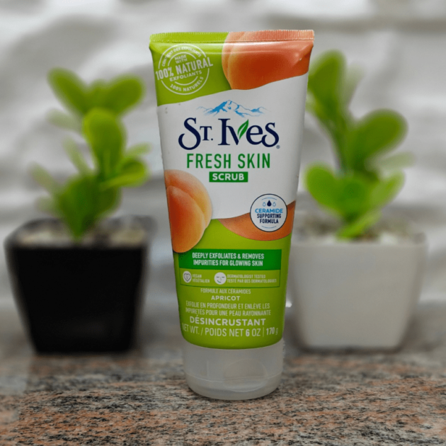 مقشر البشرة المنعش ST IVES